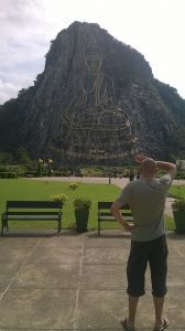 Schlechtes Bild vom guten Buddha im Berg